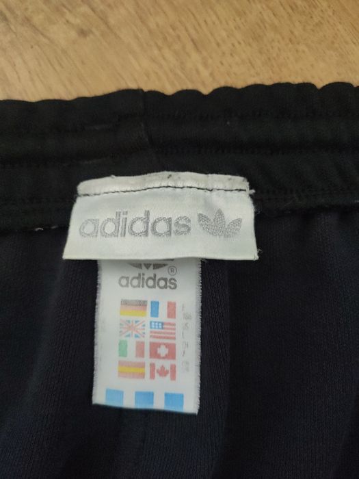 Pantaloni Adidas vintage anii 90 mărimea L