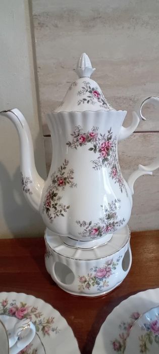 Set portelan englezesc Royal Albert