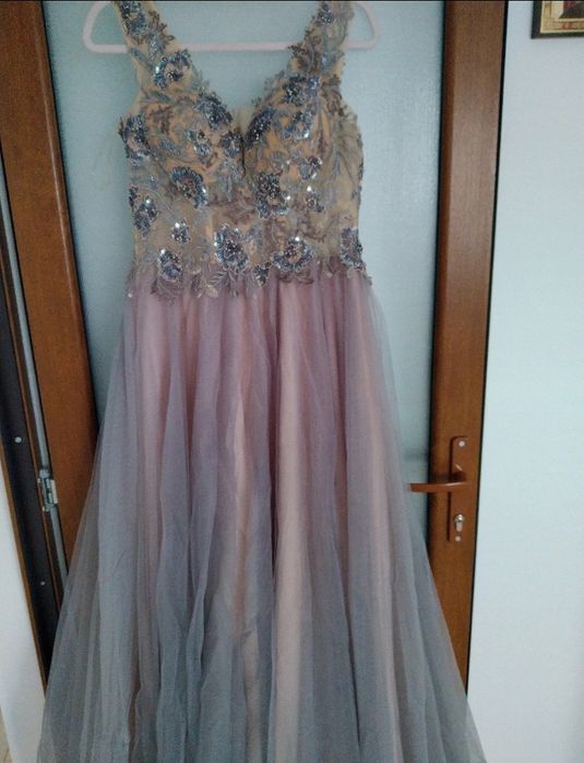 Rochie lungă stil prințesa