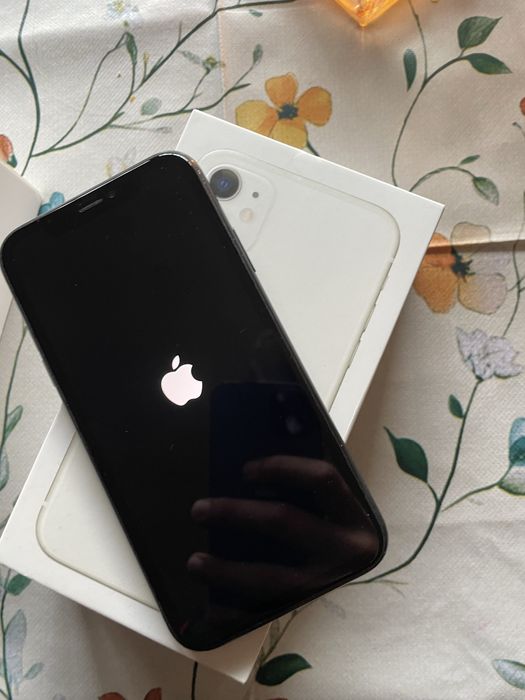 Iphone XR с 100% нова оригинална батерия