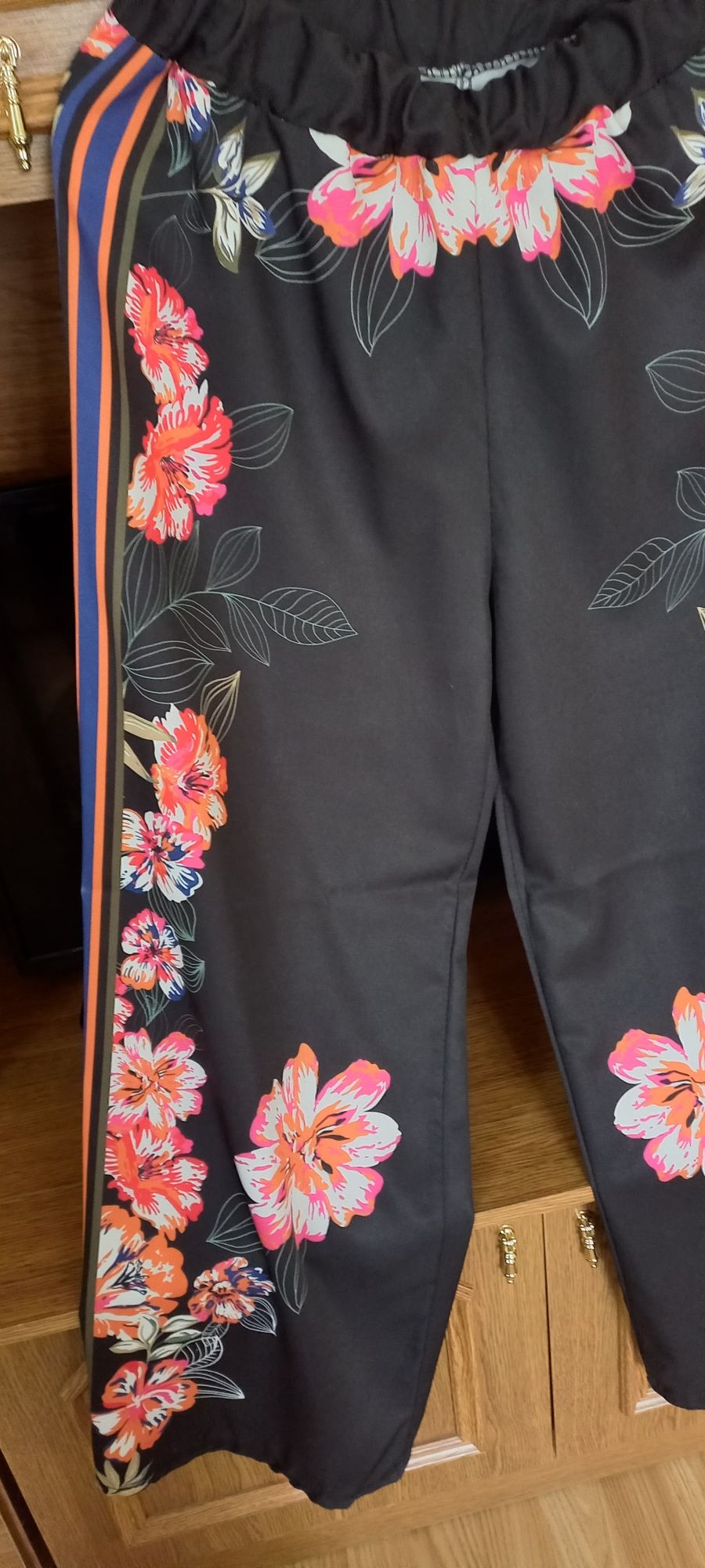 Pantaloni evazați eleganți M