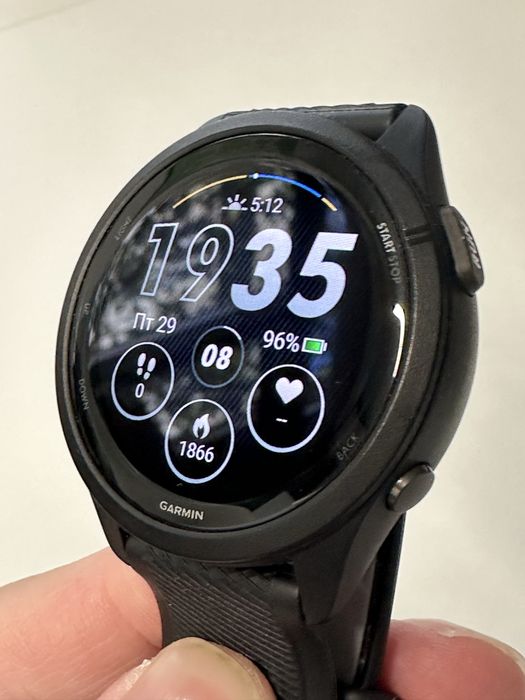 Беговые часы Garmin Forerunner 265