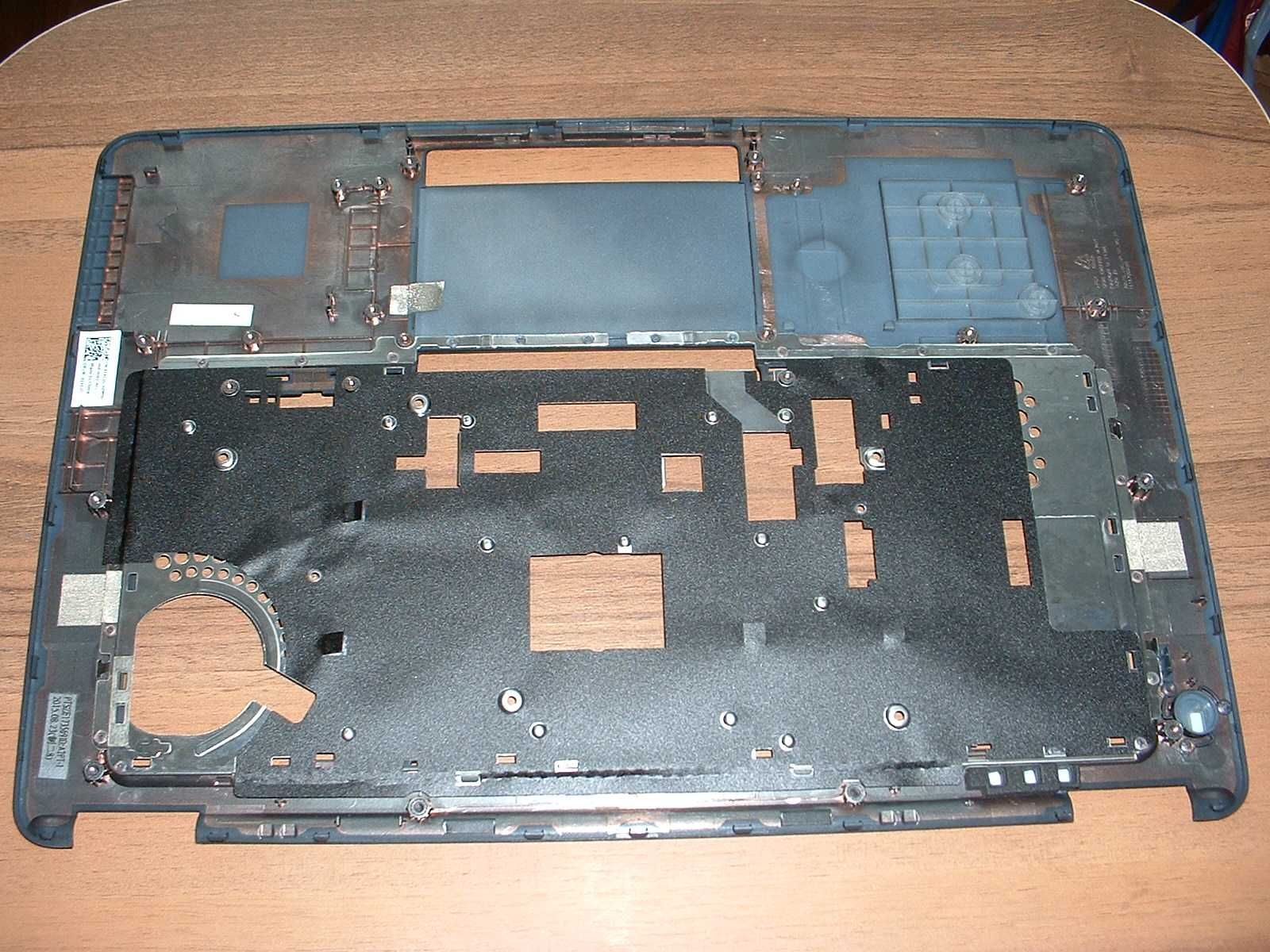 Горен корпус/palmrest за Dell Latitude e7450