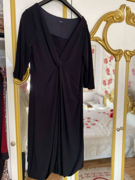 Vand rochite elegante si decente