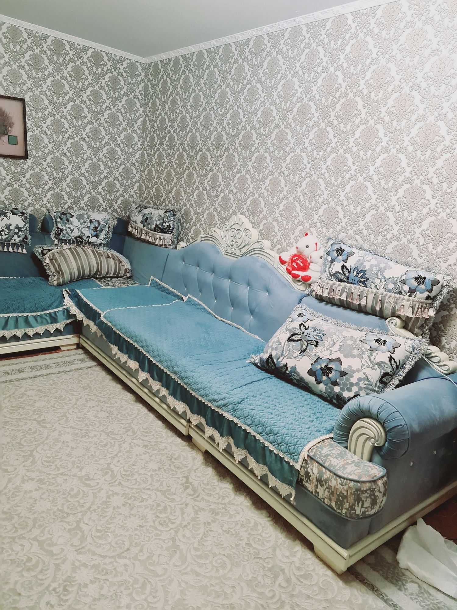 Срочно продам диван.