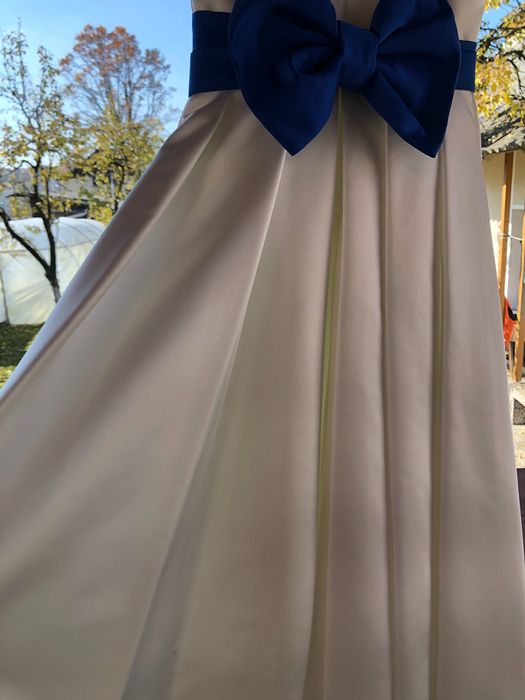 Rochie mireasa tafta