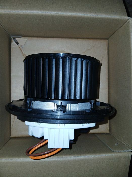 Вентилатор БМВ Е90/91 НОВ