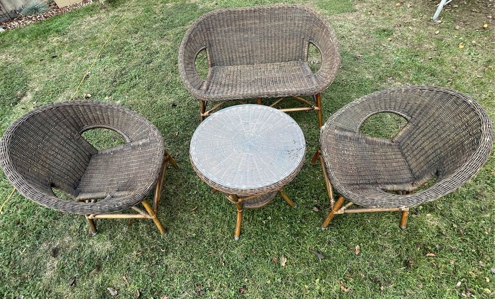 Set terasa din ratan