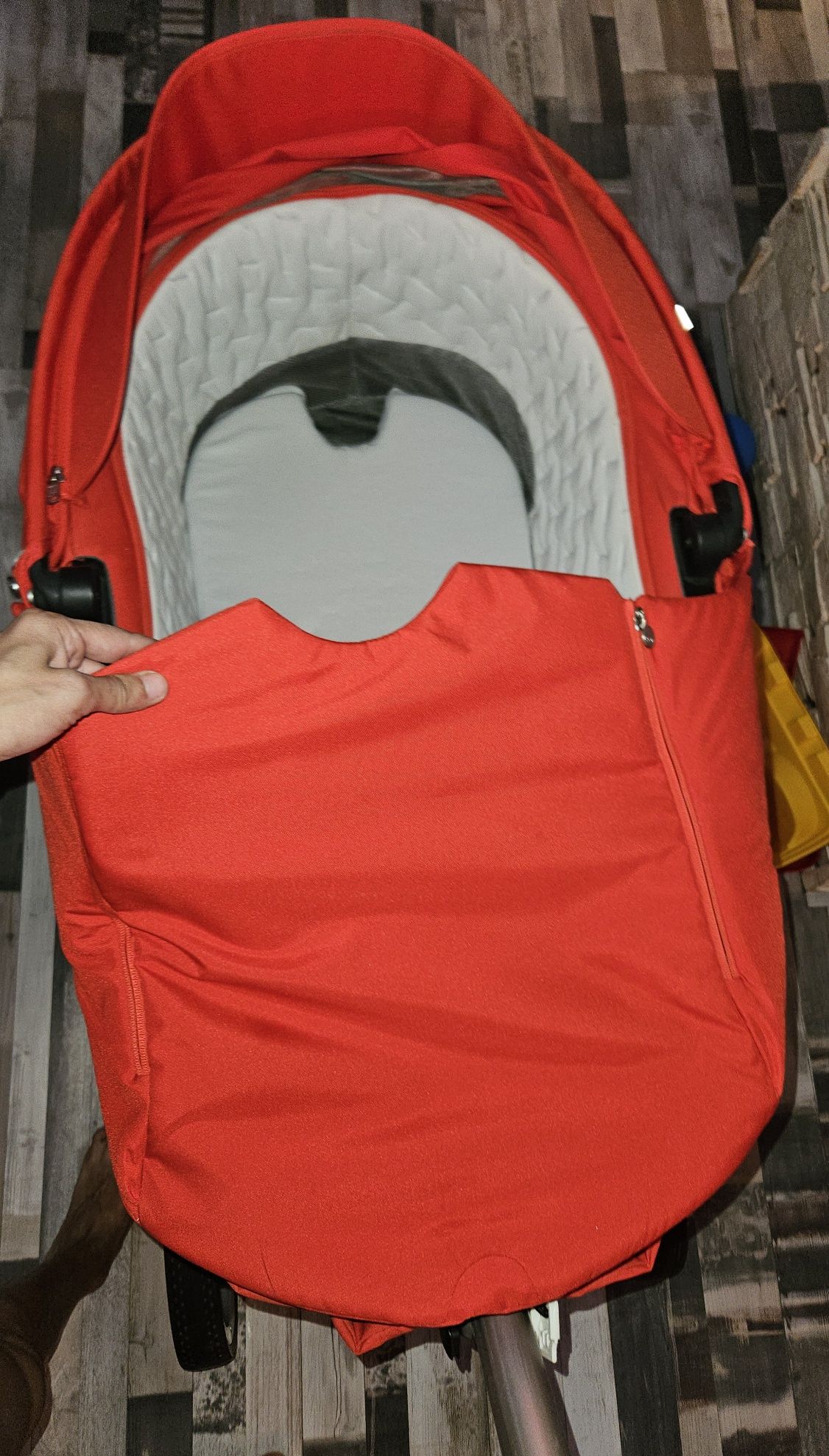 Количка Stokke червена с 2 коша