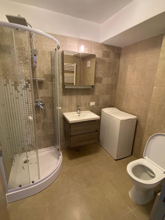 Inchiriez 2 camere Fiald