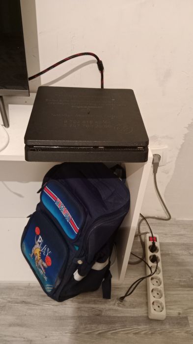 Продам Sony PS 4