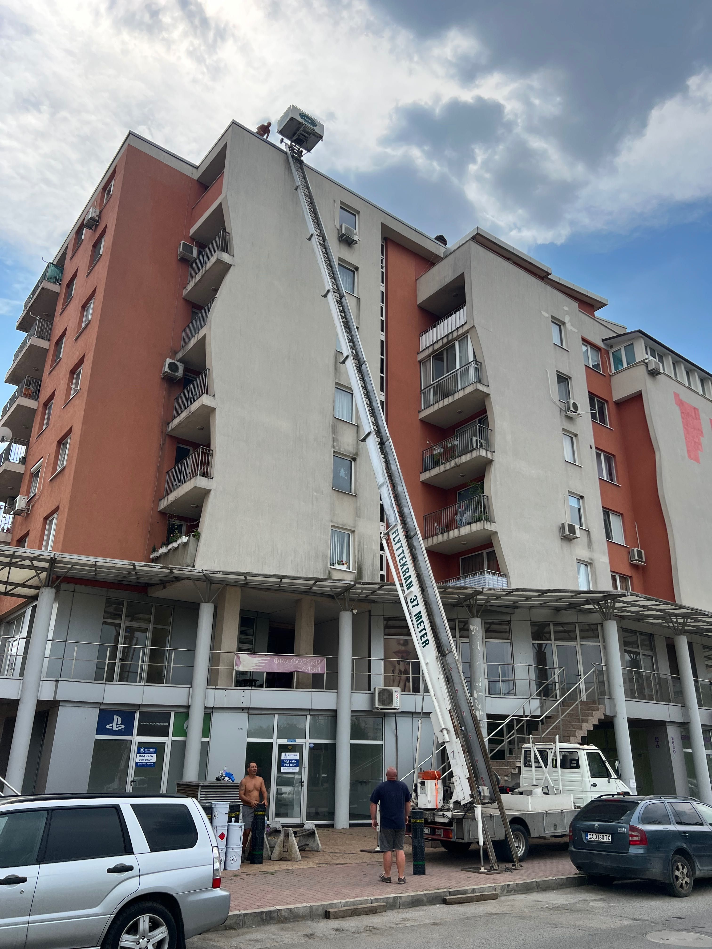 Автовишка Строителен асансьор. Мобилен Хаспел под наем.