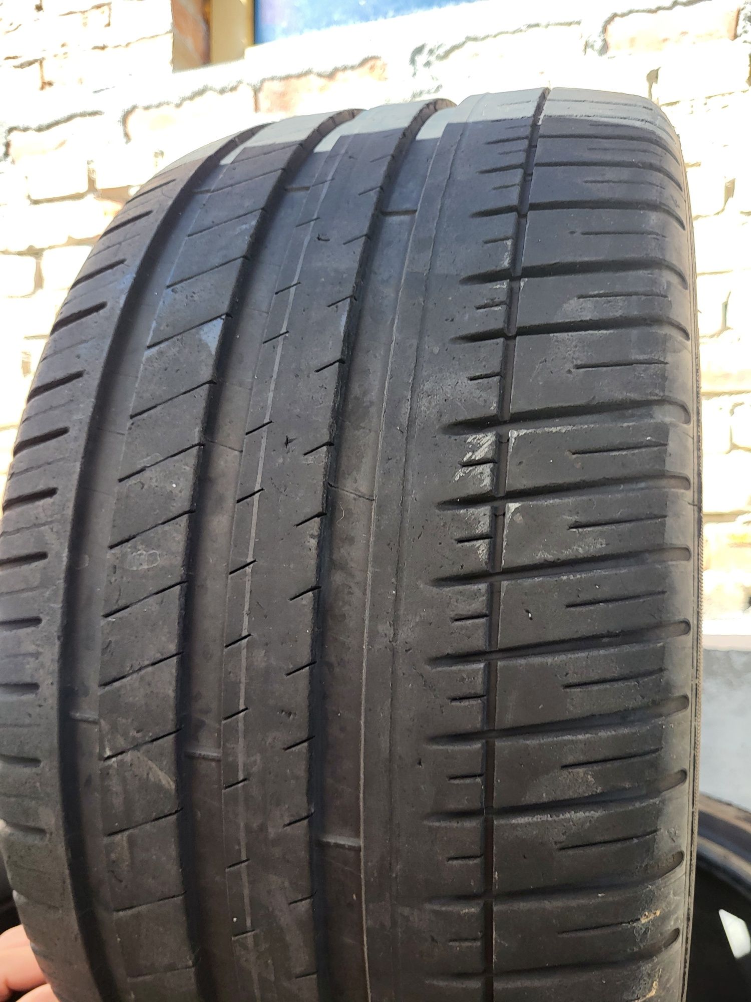 2 бр летни 255/35/18 Michelin