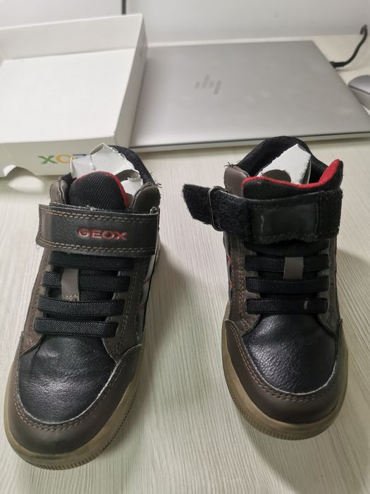 Ghetute Geox nr 27 baieti
