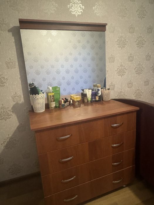 Камод для спальний и 2 спальний кароват