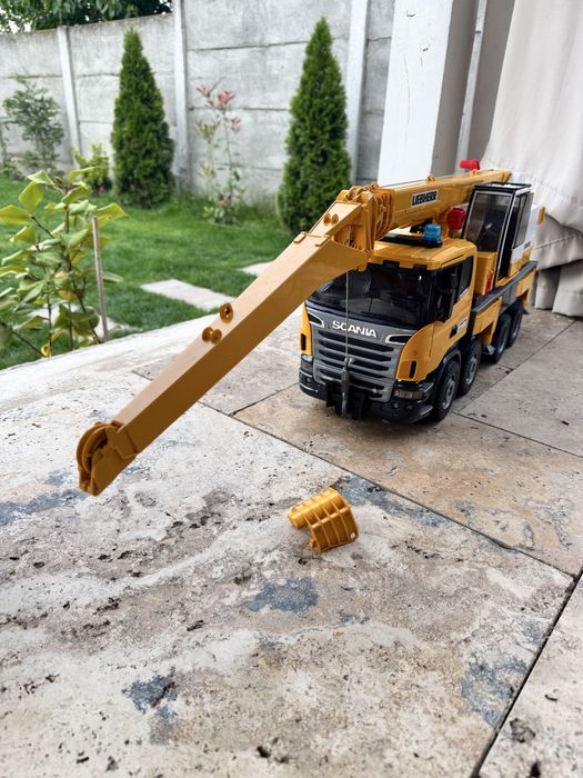 Camion Scania cu macara Liebherr - Bruder