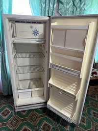 Холодильник снежинка б/у сотилади