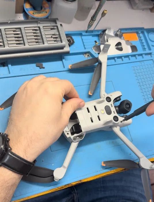 Service Reparatii Drone DJI