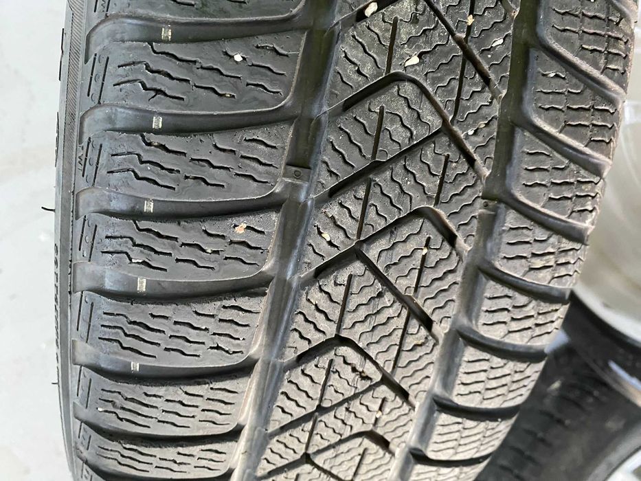 Roți iarnă originale BMW X3 G01/X4 G02–18” Style 617 +Anvelope Pirelli