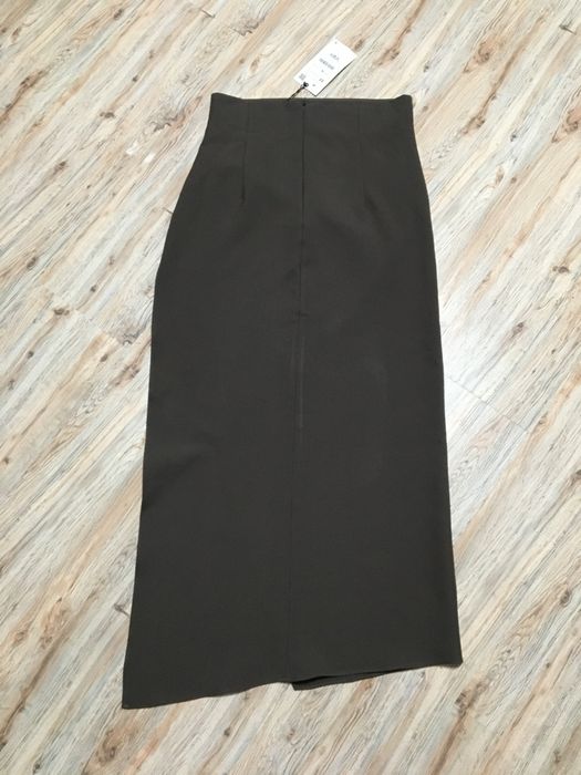 Fusta Zara despicata pe picior M