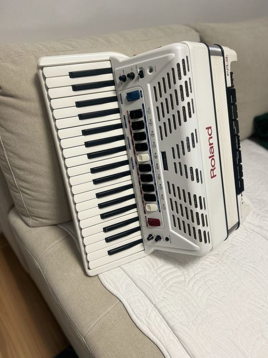 Roland FR 3s - Roland