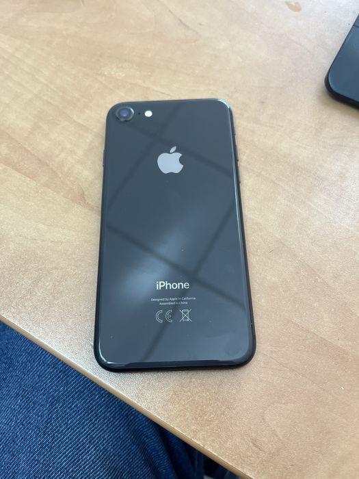 Iphone 8 64gb като нов