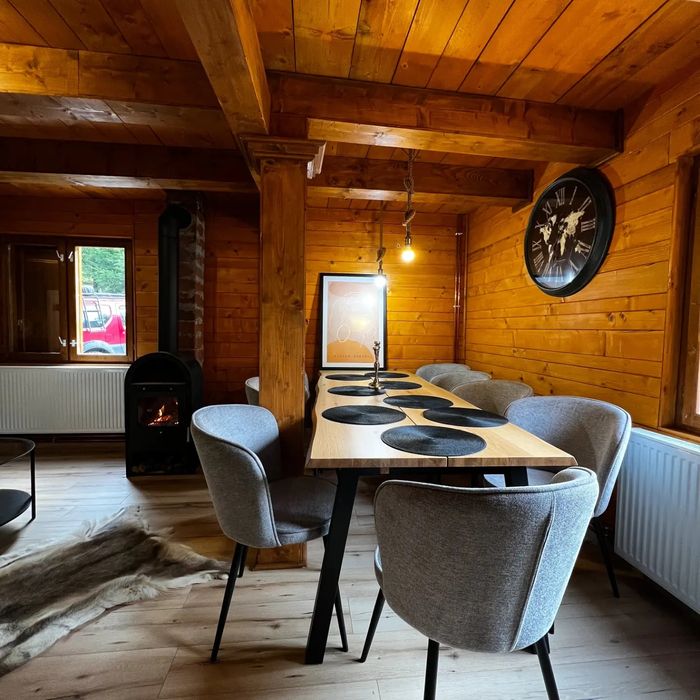 Cabana DRĂGANA pe Valea Drăganului cu ciubăr și acces la rîu!