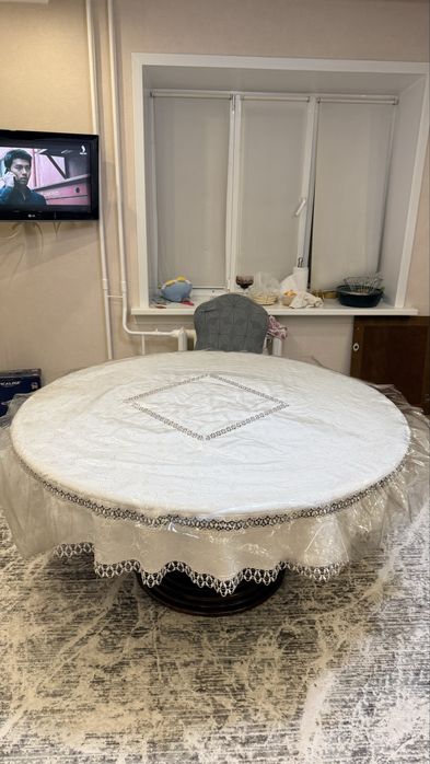 Стол из чистого дерево