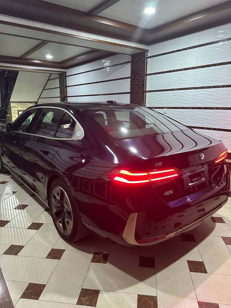 Bmw i5 35L  2024