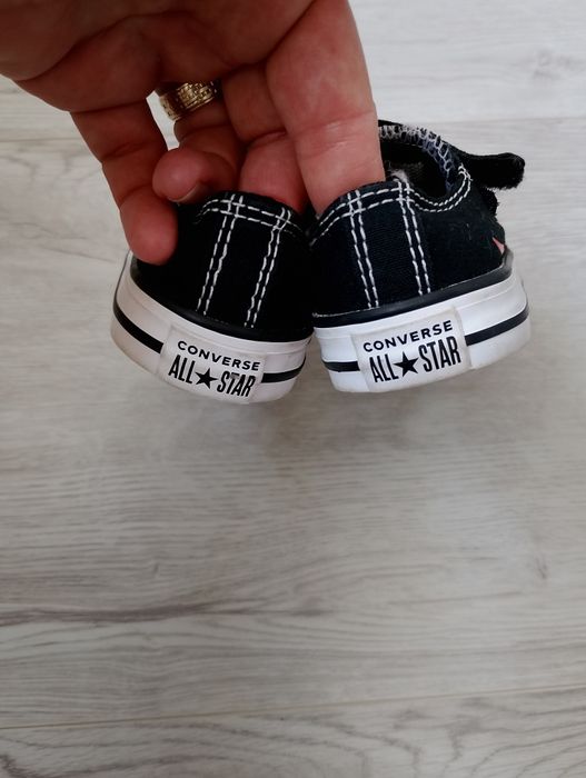 Converse mărimea 21