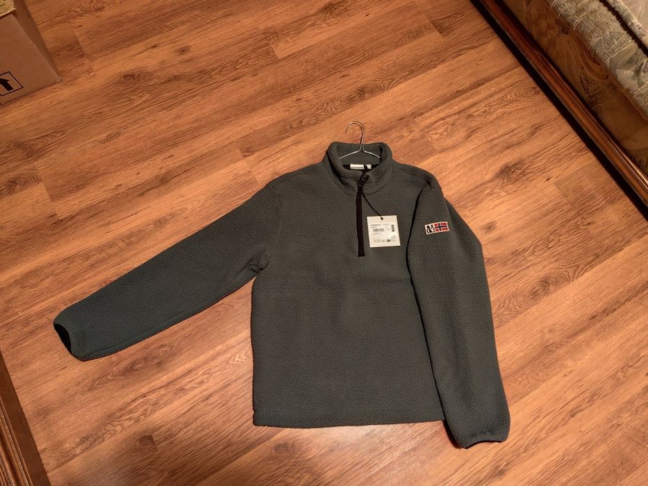 Aceasta este o bluză din fleece Napapijri Telemark cu fermoar scurt, d