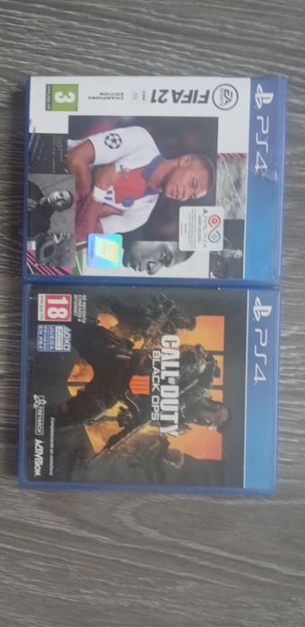 Продавам PlayStation 4