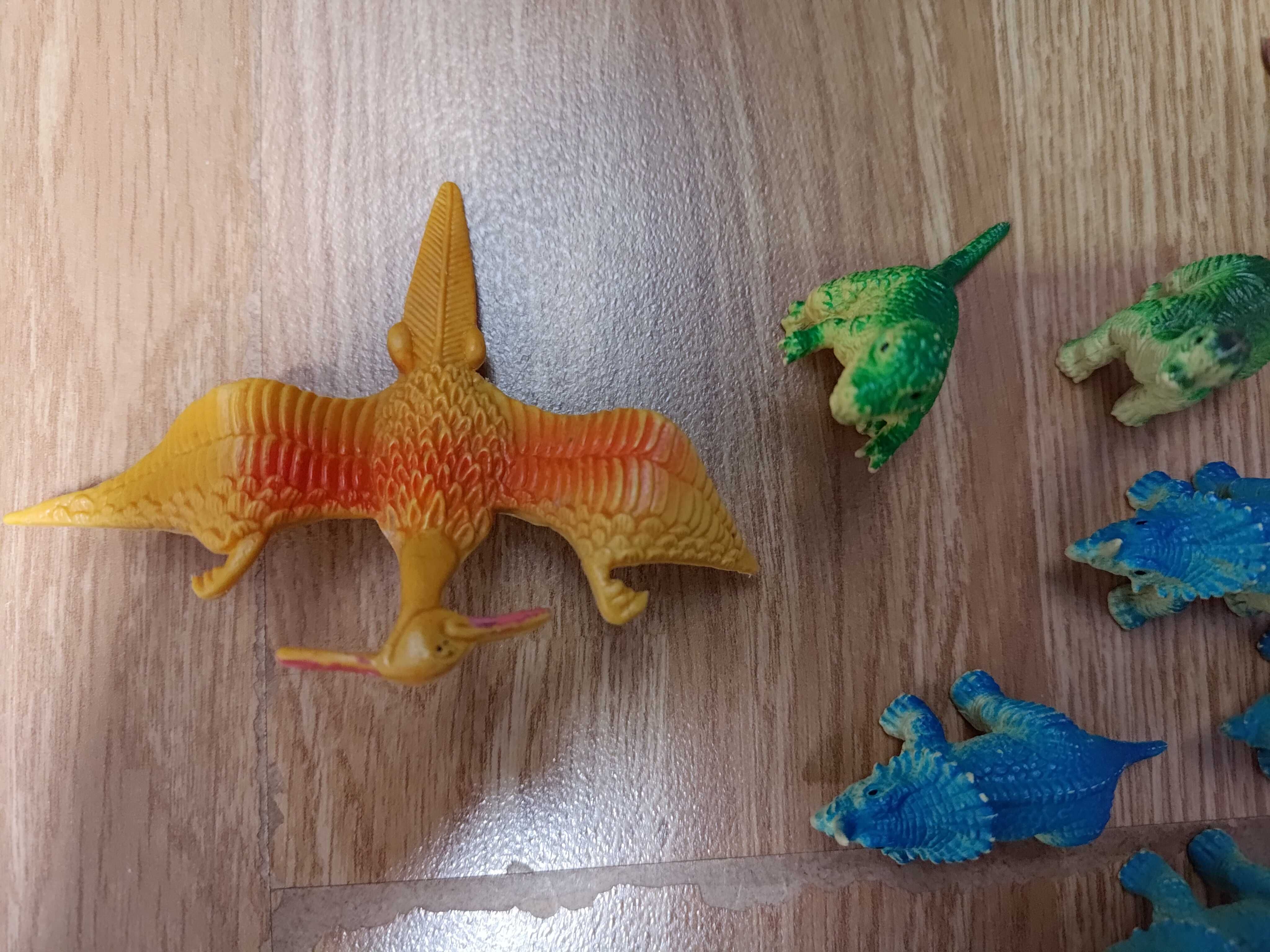 Set 20 dinozauri de jucarie, 5-10 cm