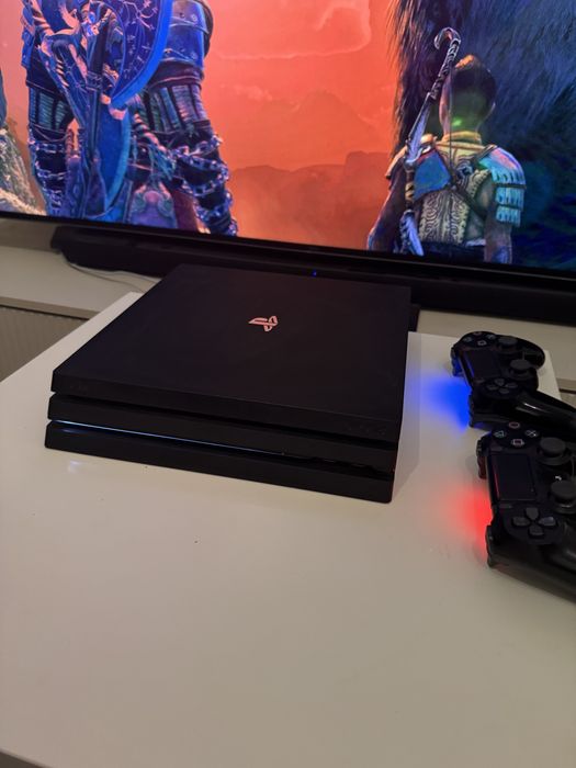 PS4 Pro 1TB – пълен комплект, с разширени възможности