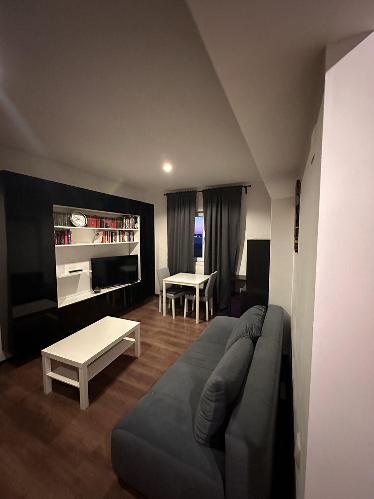 Studio 2 camere, faza 1, Cosmopolis