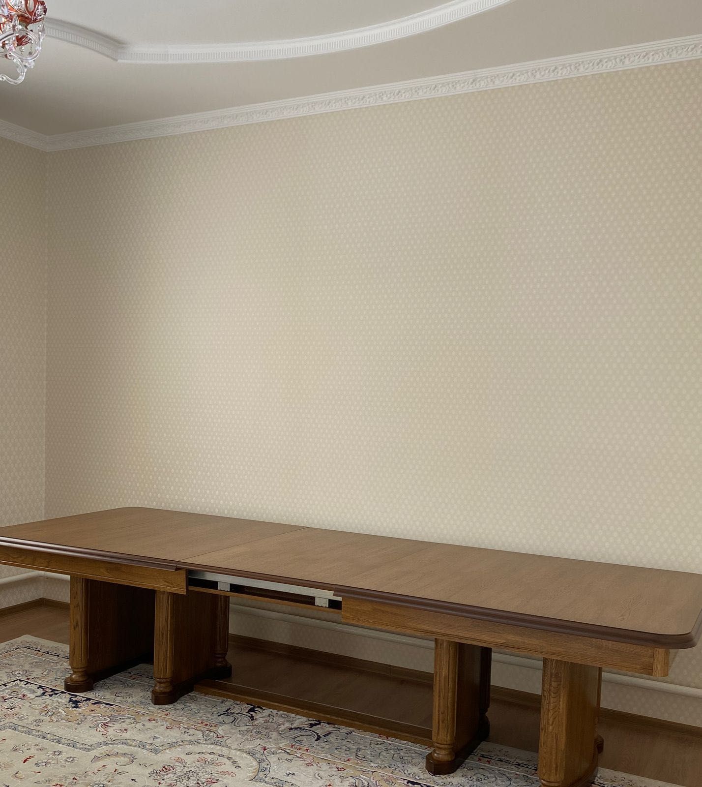 Продается Новый гостиный стол 5.5м Производство:Белоруссия