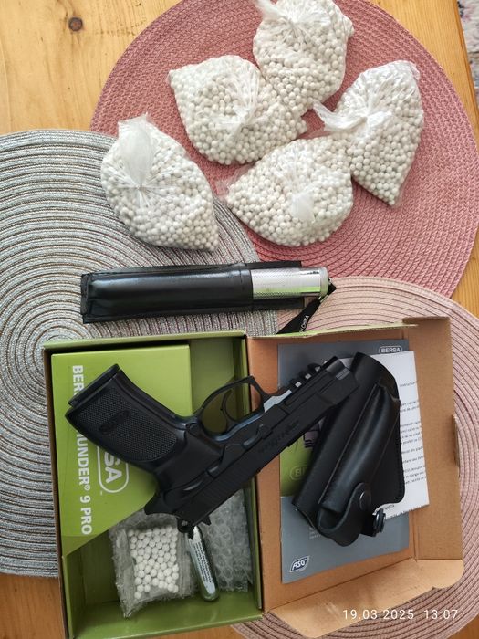 Pistol airsoft BERSA , 4,2 jouli modificat