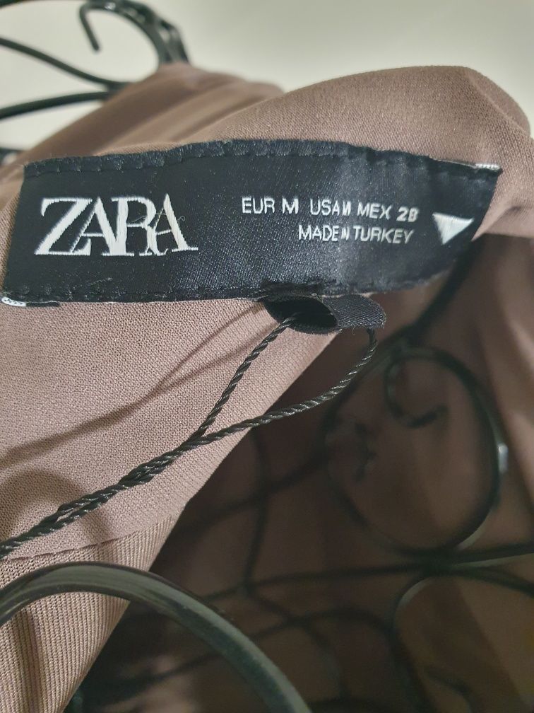 ZARA дълга рокля в кафяв цвят размер М, ЗАРА