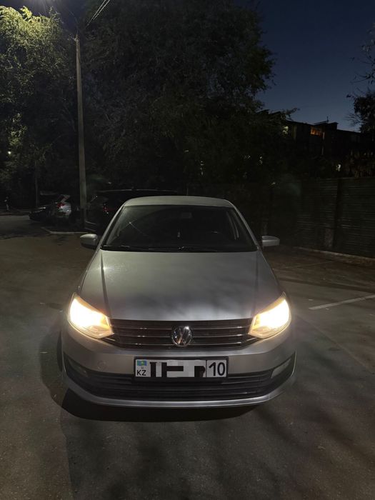 Продам Фольксваген поло 2015г