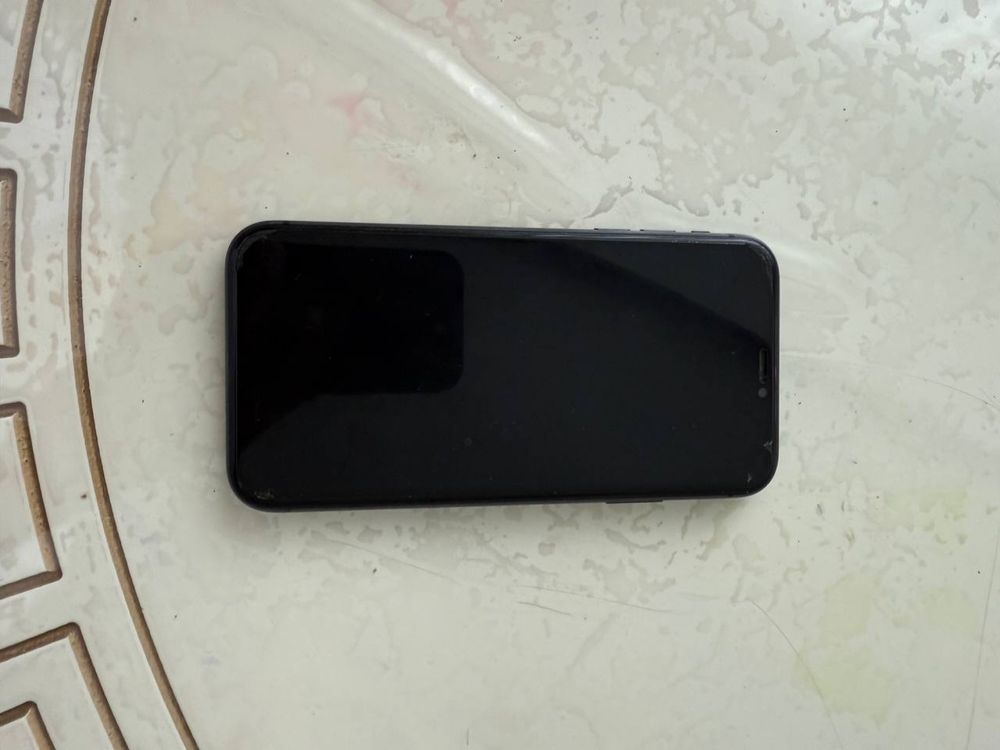 Iphone 11 в хорошем состоянии