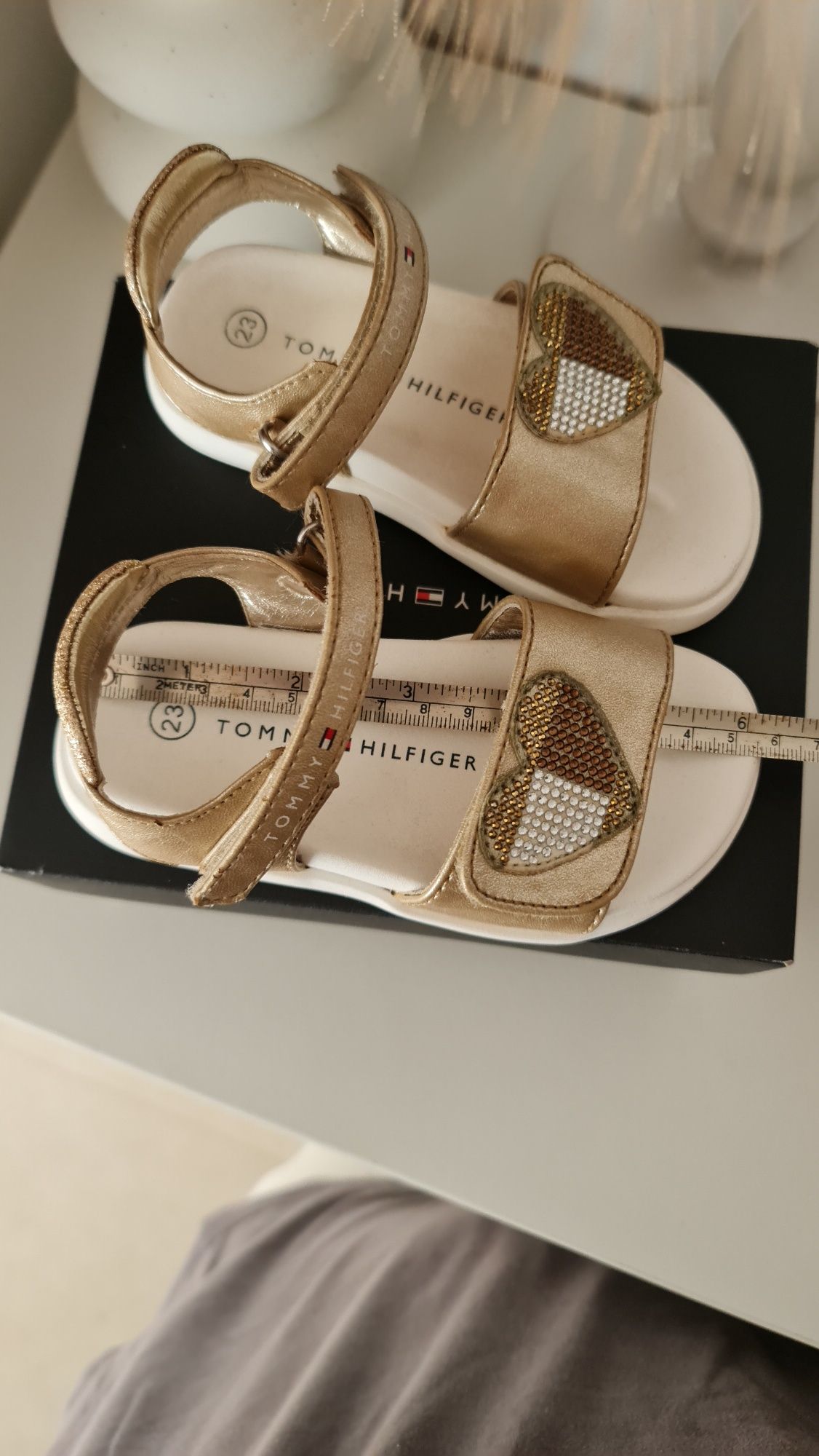 Sandalute Tommy Hilfiger 23