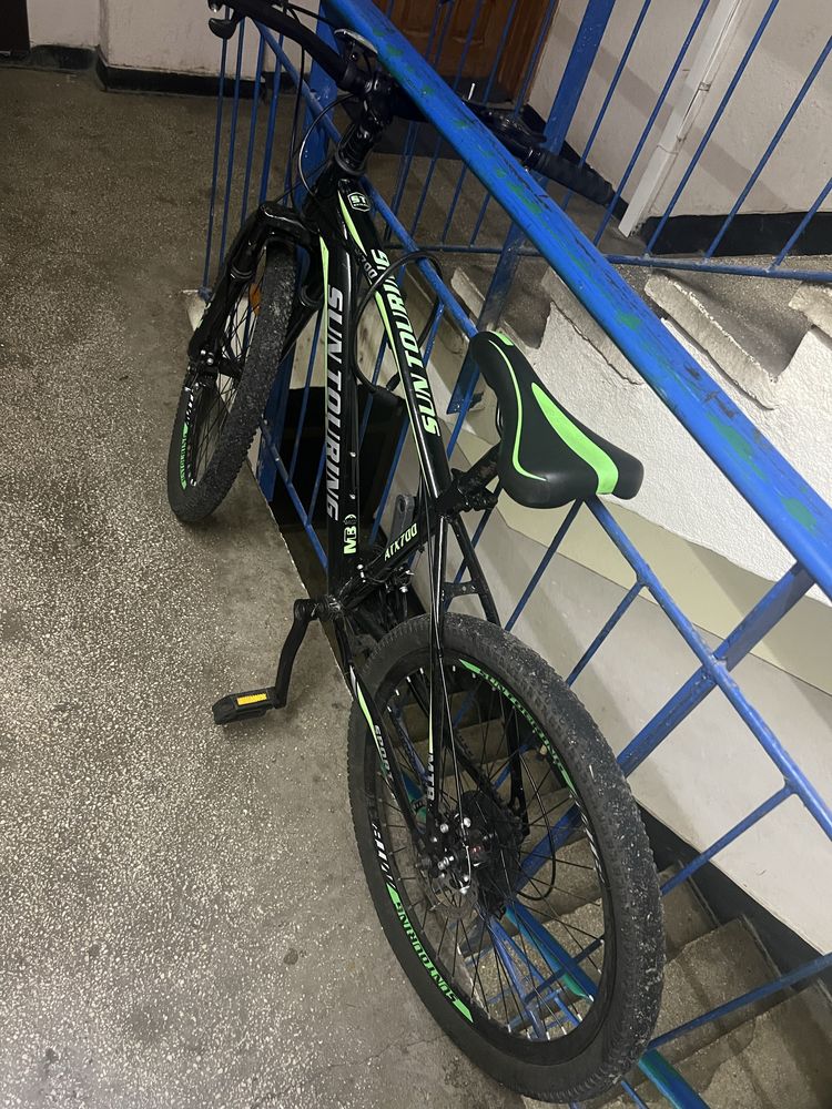 Vand bicicleta ,stare buna.