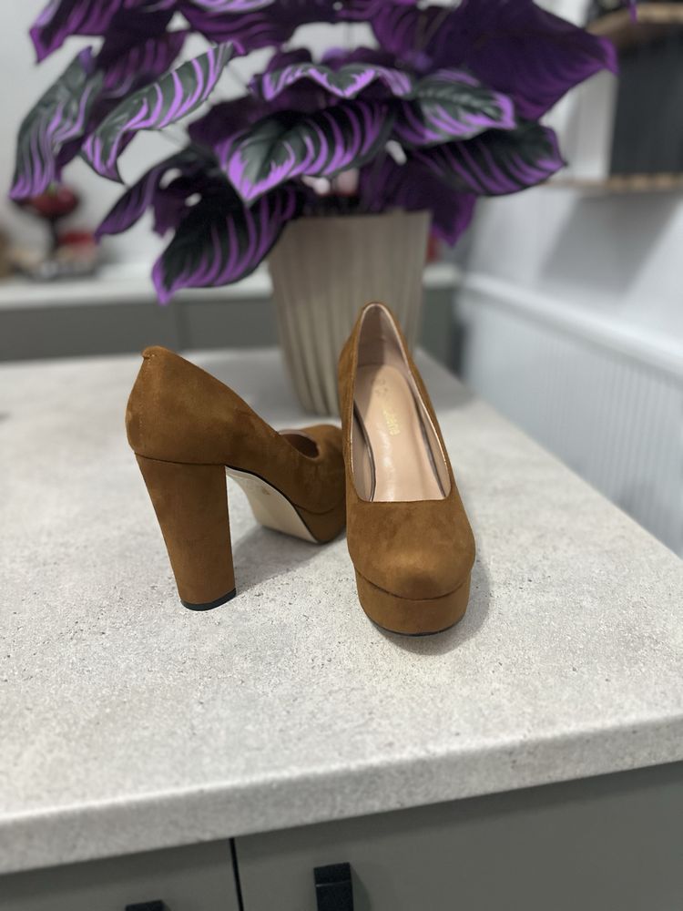 Pantofi dama noi
