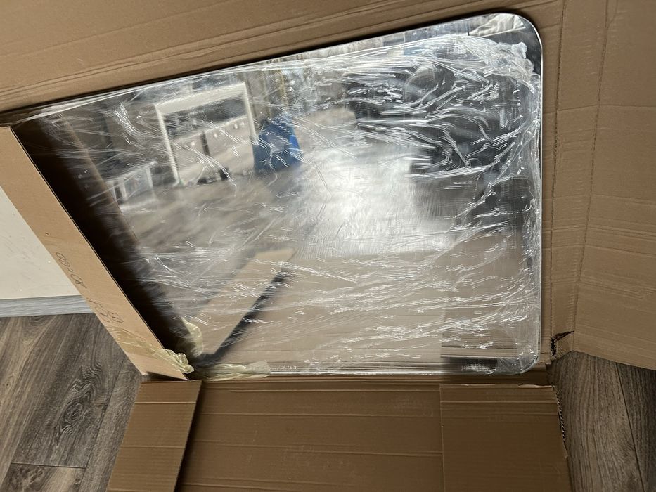 Продам зеркало с подсветкой. Новое. В упаковке