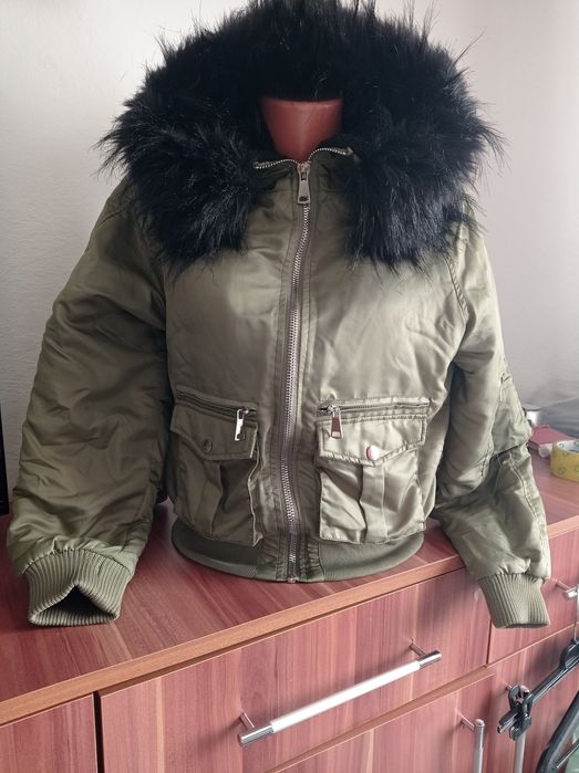 Geacă cu glugă și blăniță Reserved