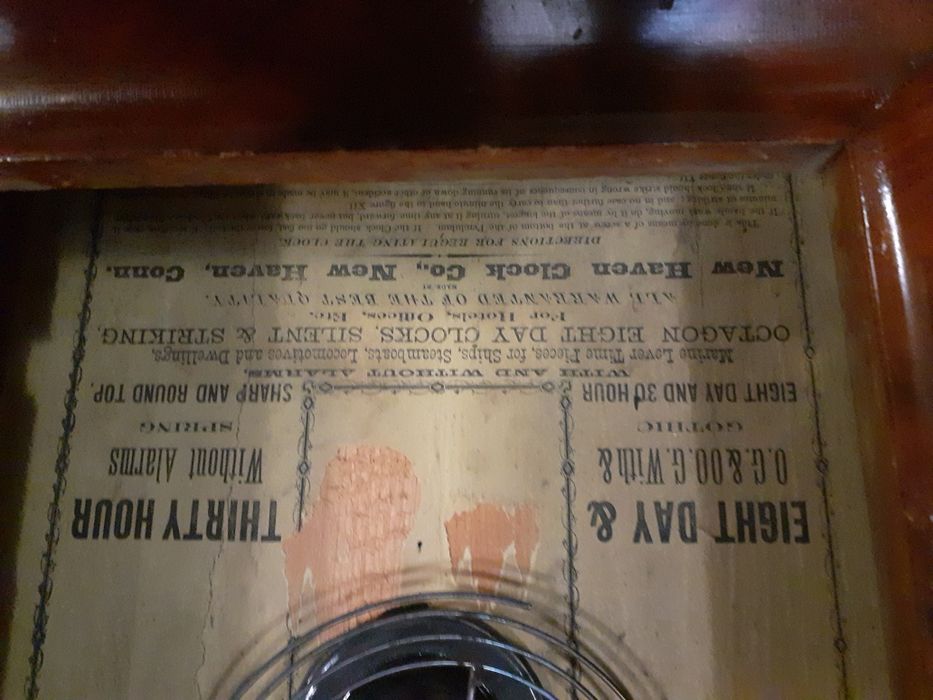 Стар американски стенен часовник с махало