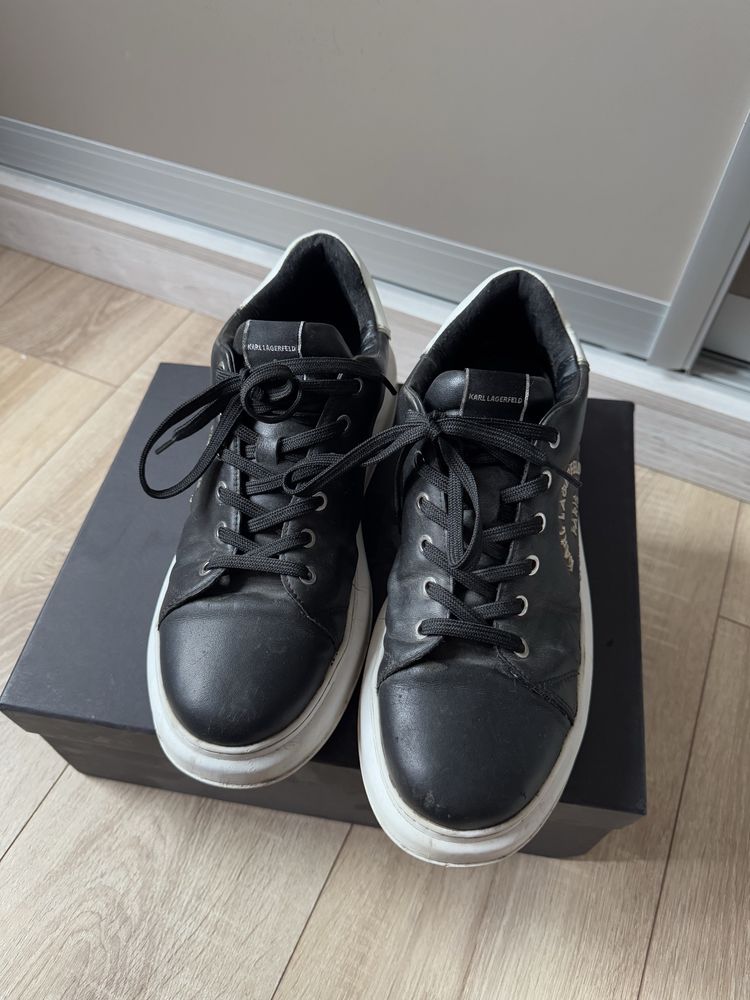 Karl lagerfeld marimea 43