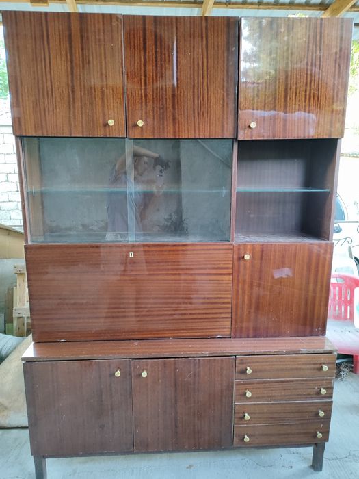 Сервант- шкаф советский