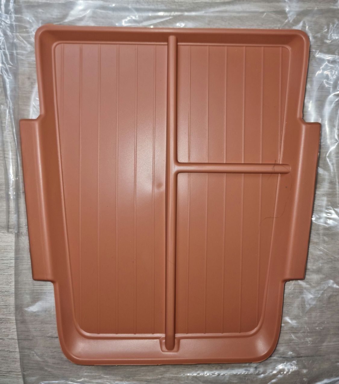 Leapmotor C10 C16 uchun aksessuarlar mavjud. Bar organayzer Rul Chexol