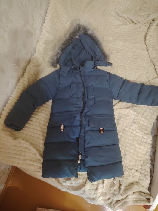 Продам зимнию куртку детскую